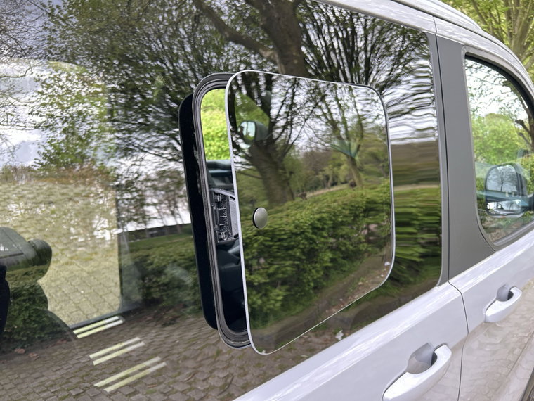 Vehicle Image 24