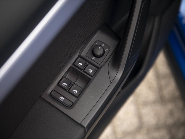 Vehicle Image 35