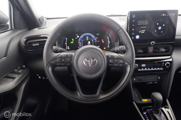 Vehicle Image 12