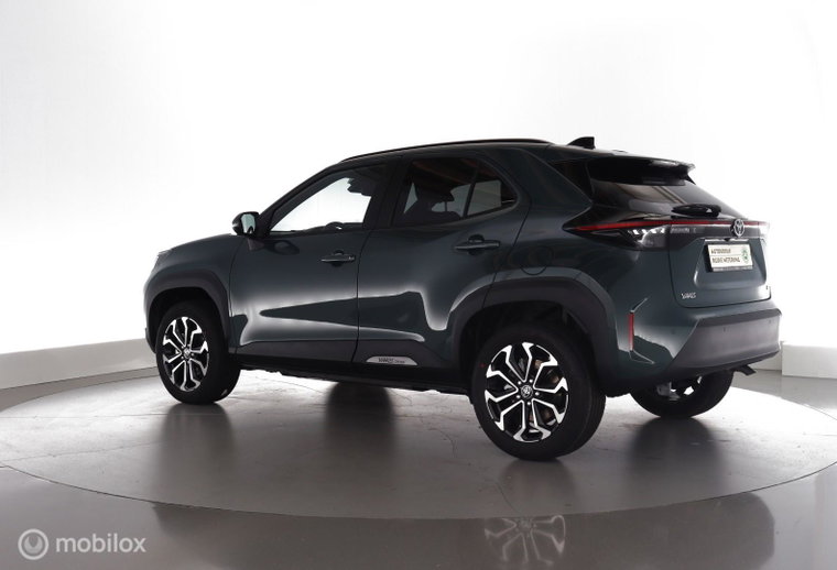 Vehicle Image 6