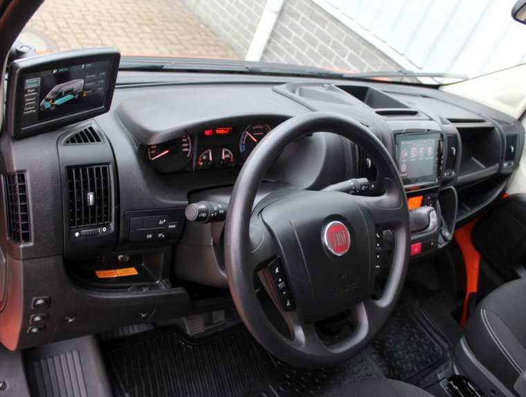 Vehicle Image 28