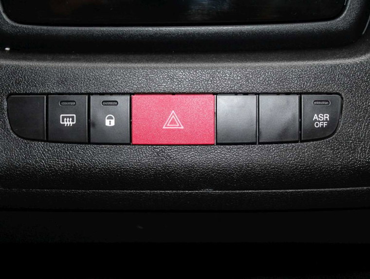 Vehicle Image 34