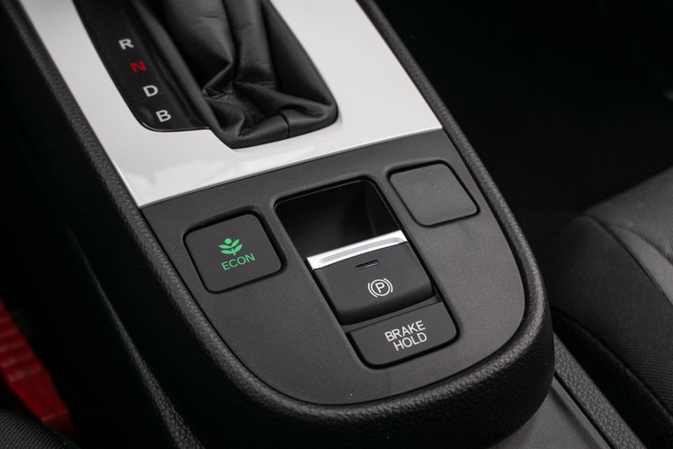 Vehicle Image 25
