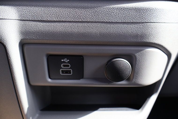 Vehicle Image 35