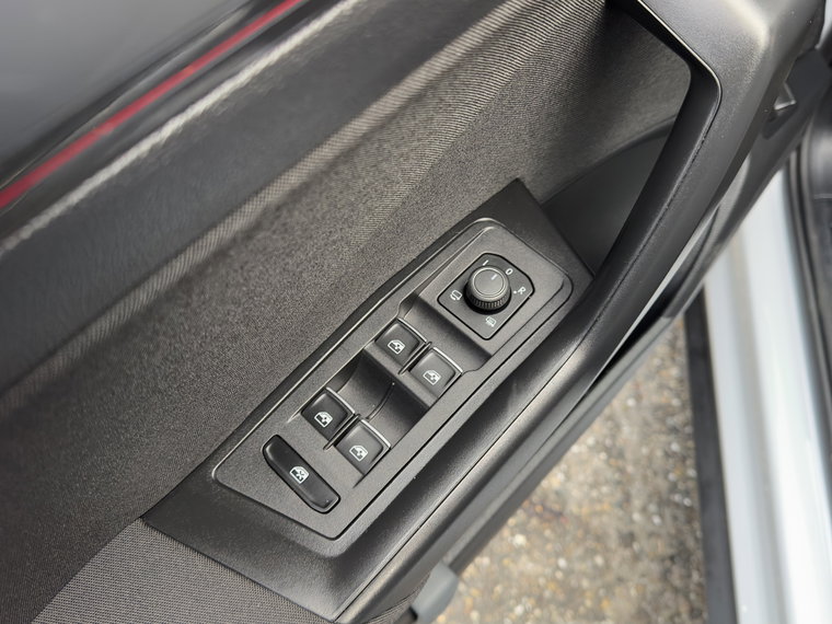 Vehicle Image 33