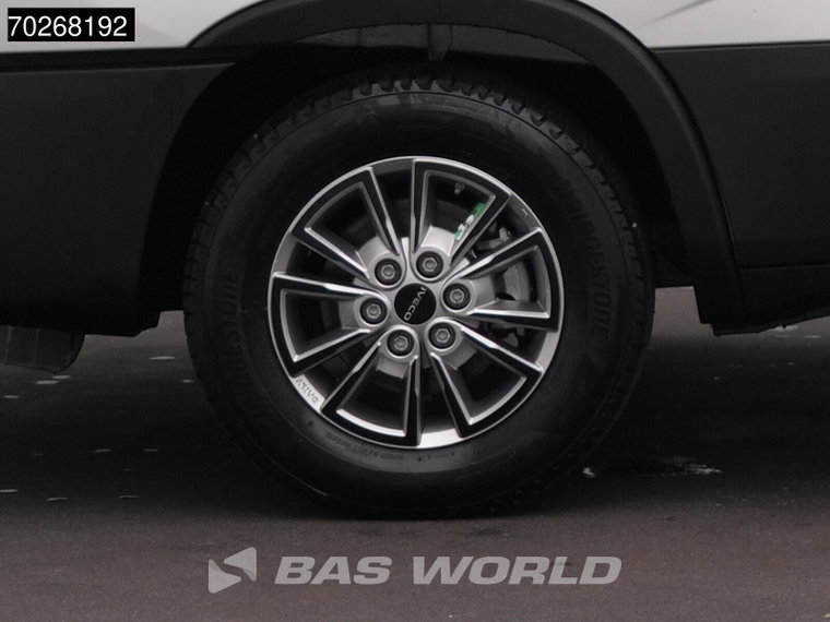 Vehicle Image 34