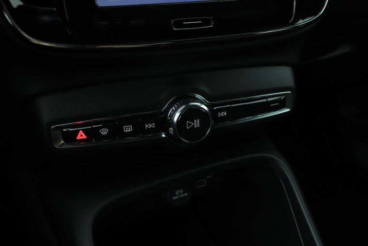 Vehicle Image 37