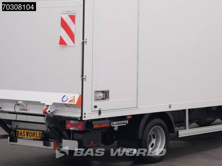 Vehicle Image 34