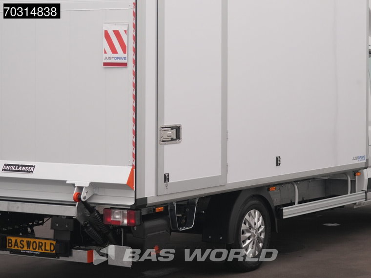Vehicle Image 41