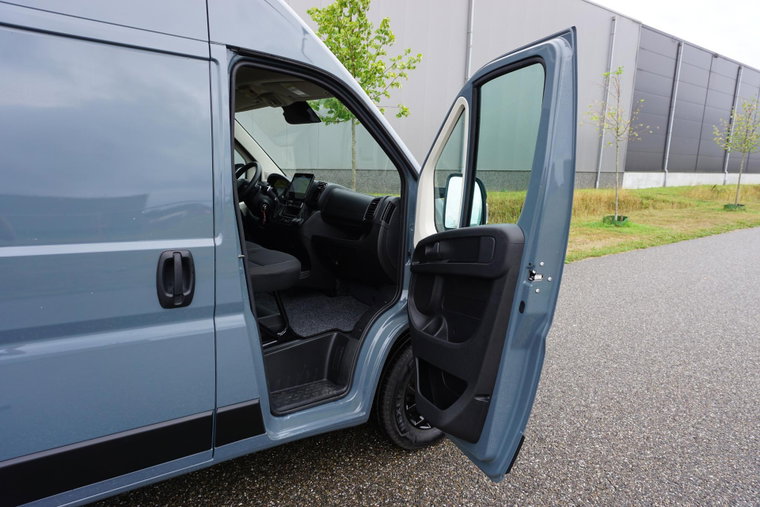 Vehicle Image 33