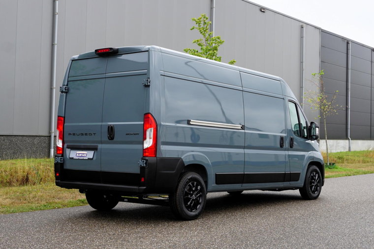 Vehicle Image 38