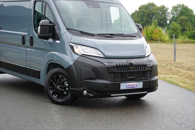 Vehicle Image 40