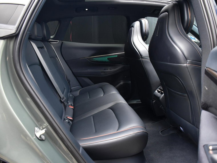 Vehicle Image 8