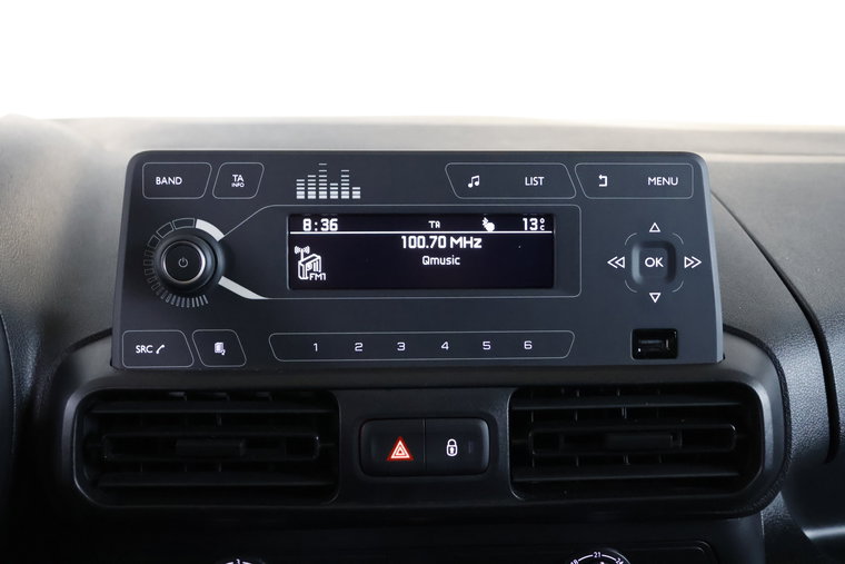 Vehicle Image 21