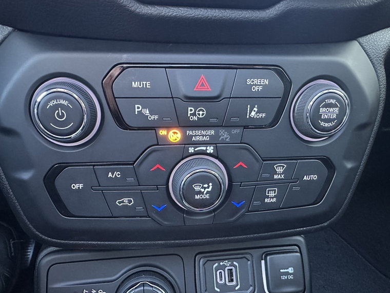 Vehicle Image 24