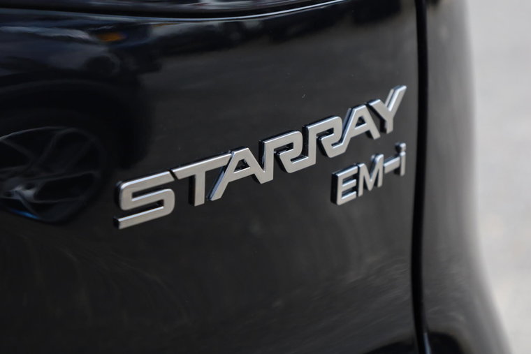Vehicle Image 6