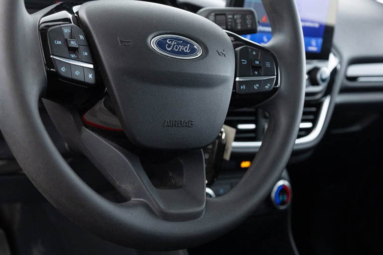 Vehicle Image 13