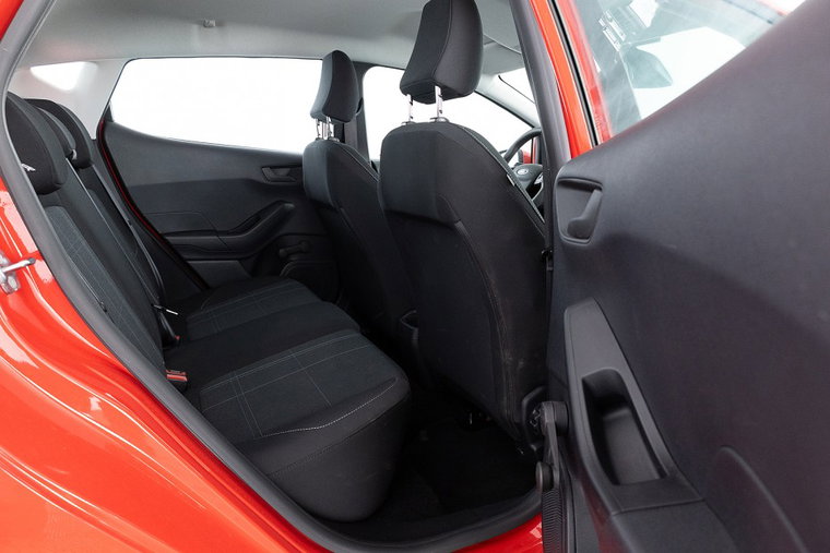 Vehicle Image 9