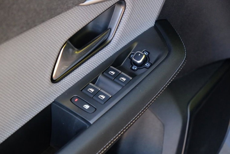 Vehicle Image 30