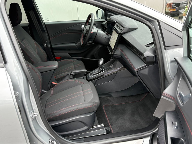 Vehicle Image 13