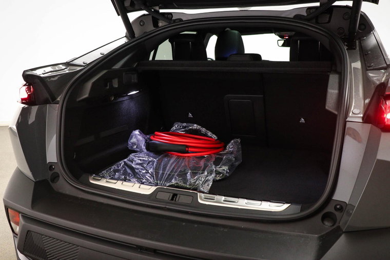 Vehicle Image 16