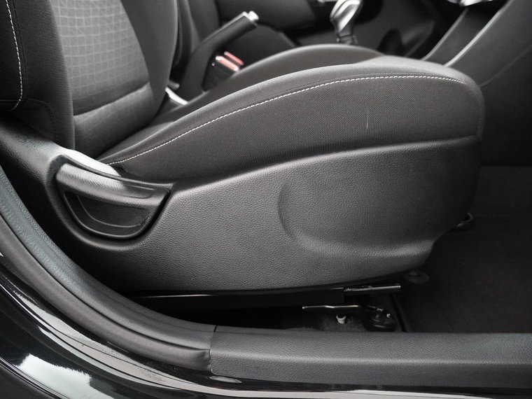 Vehicle Image 42