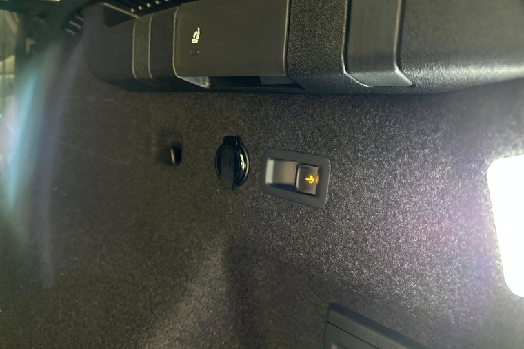 Vehicle Image 38