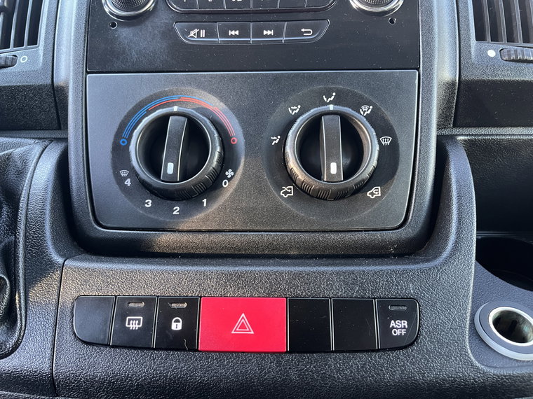 Vehicle Image 38