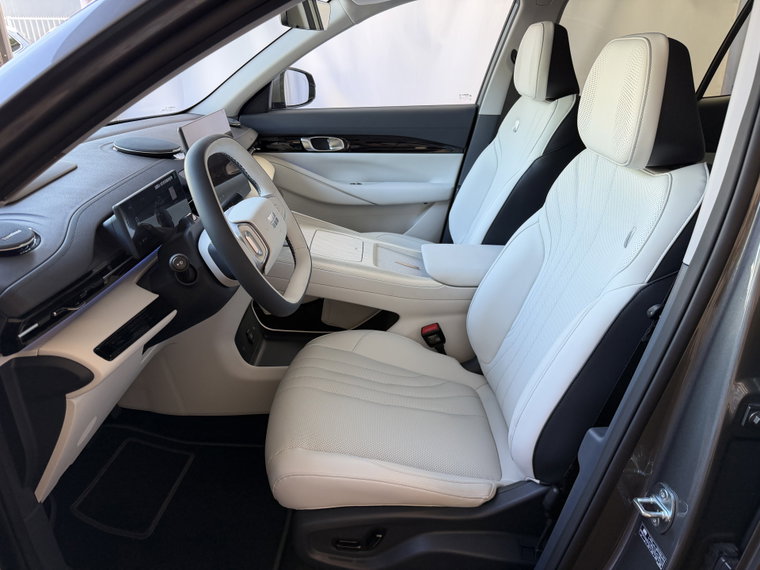 Vehicle Image 17