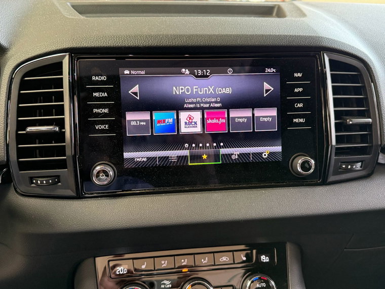Vehicle Image 19