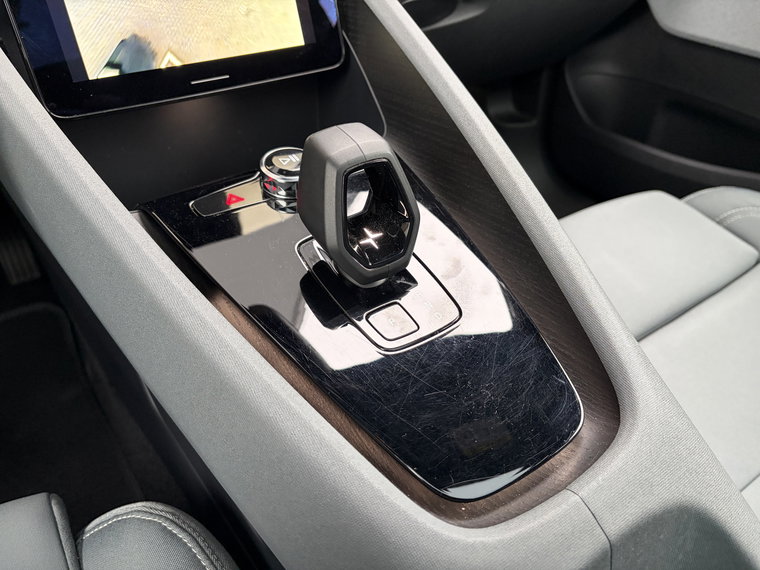 Vehicle Image 35