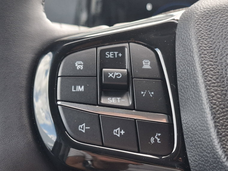 Vehicle Image 24