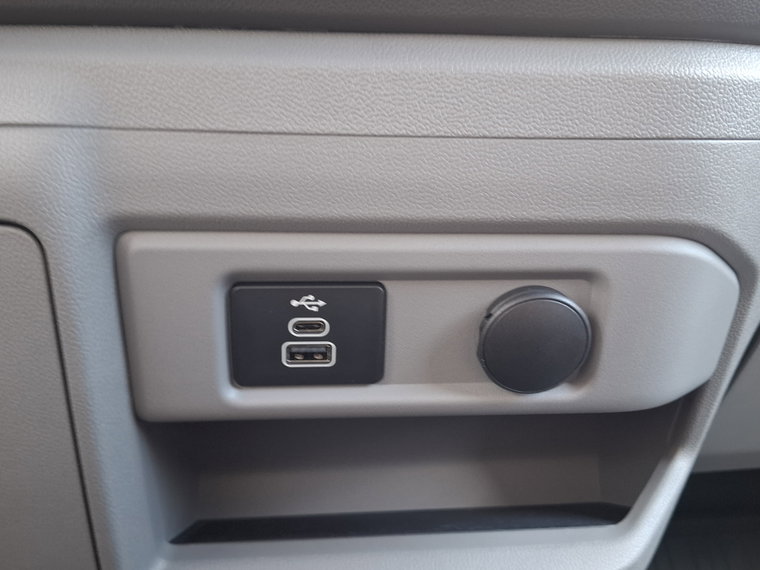 Vehicle Image 37