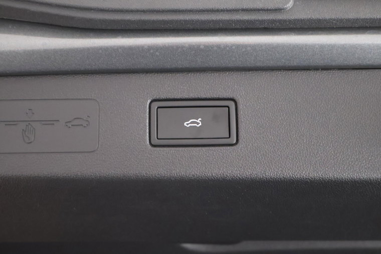 Vehicle Image 42