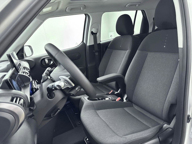 Vehicle Image 30