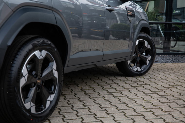 Vehicle Image 9