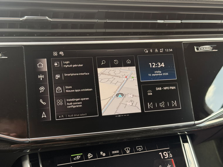 Vehicle Image 35