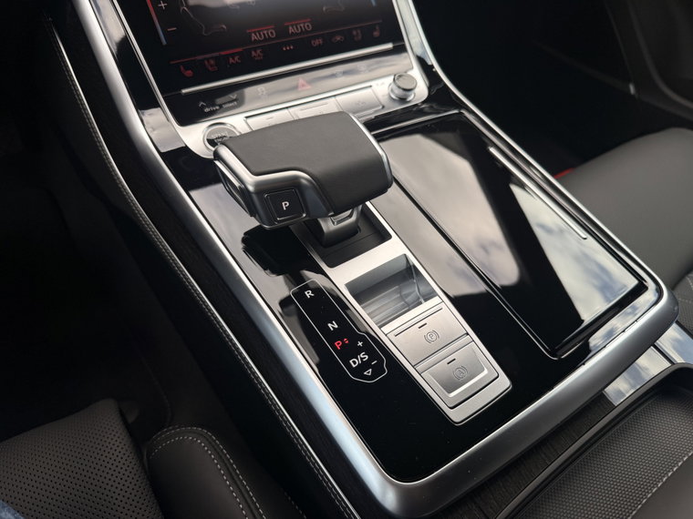 Vehicle Image 48