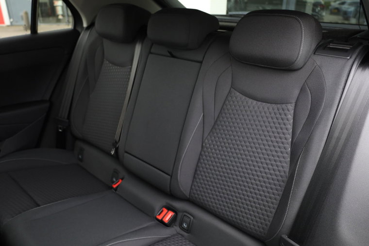 Vehicle Image 36