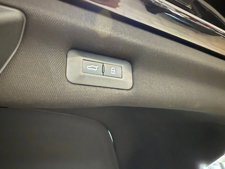 Vehicle Image 26