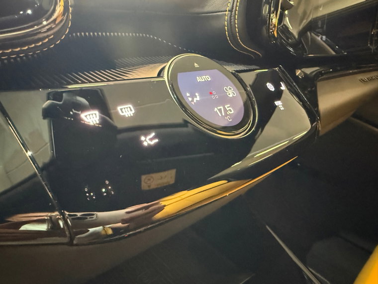 Vehicle Image 36