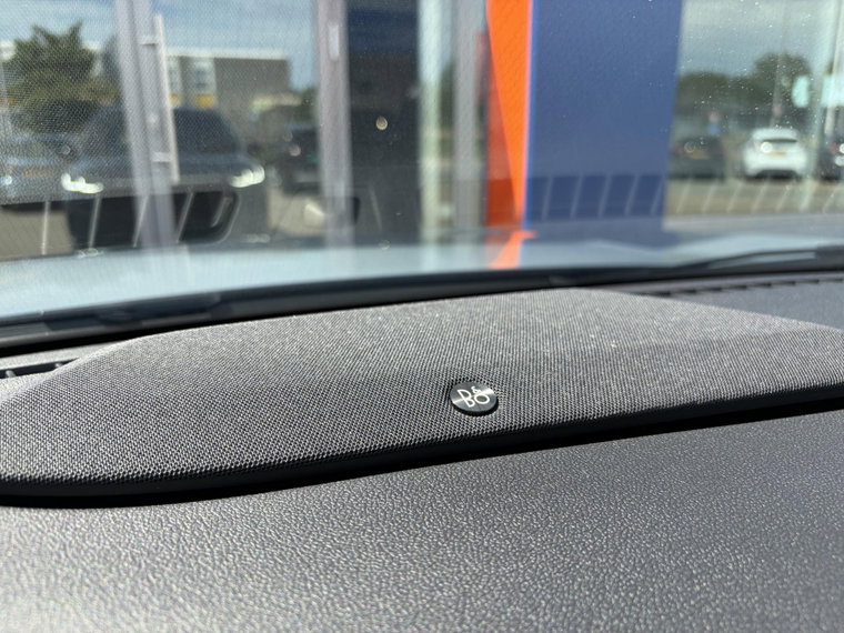 Vehicle Image 24