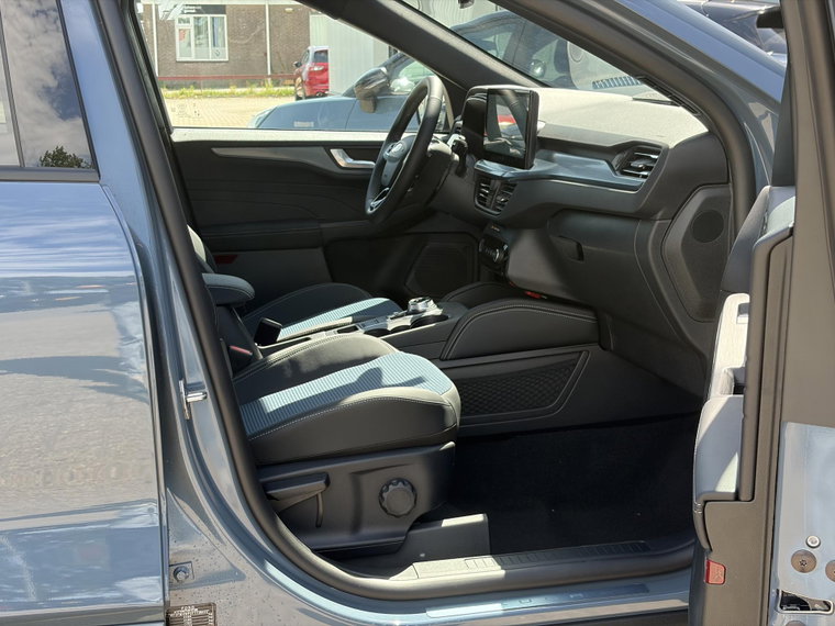 Vehicle Image 26
