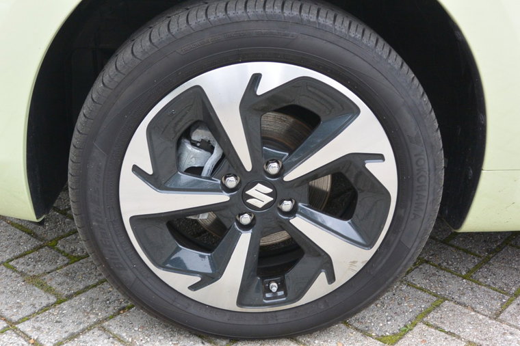 Vehicle Image 17