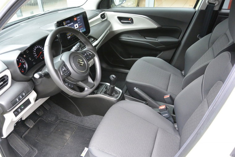 Vehicle Image 21