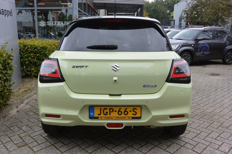 Vehicle Image 6