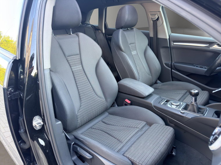 Vehicle Image 17