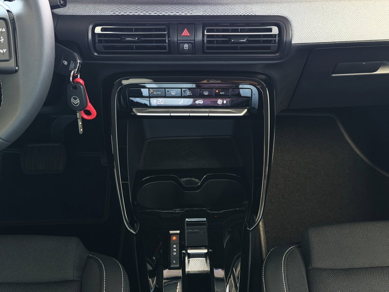 Vehicle Image 28