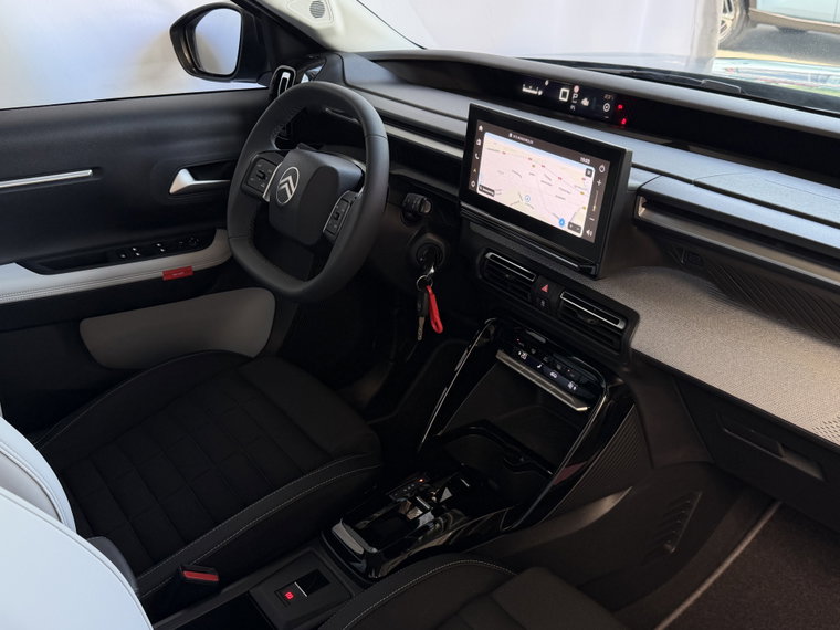Vehicle Image 33
