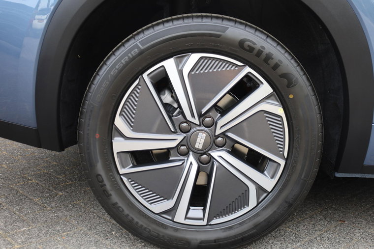 Vehicle Image 30